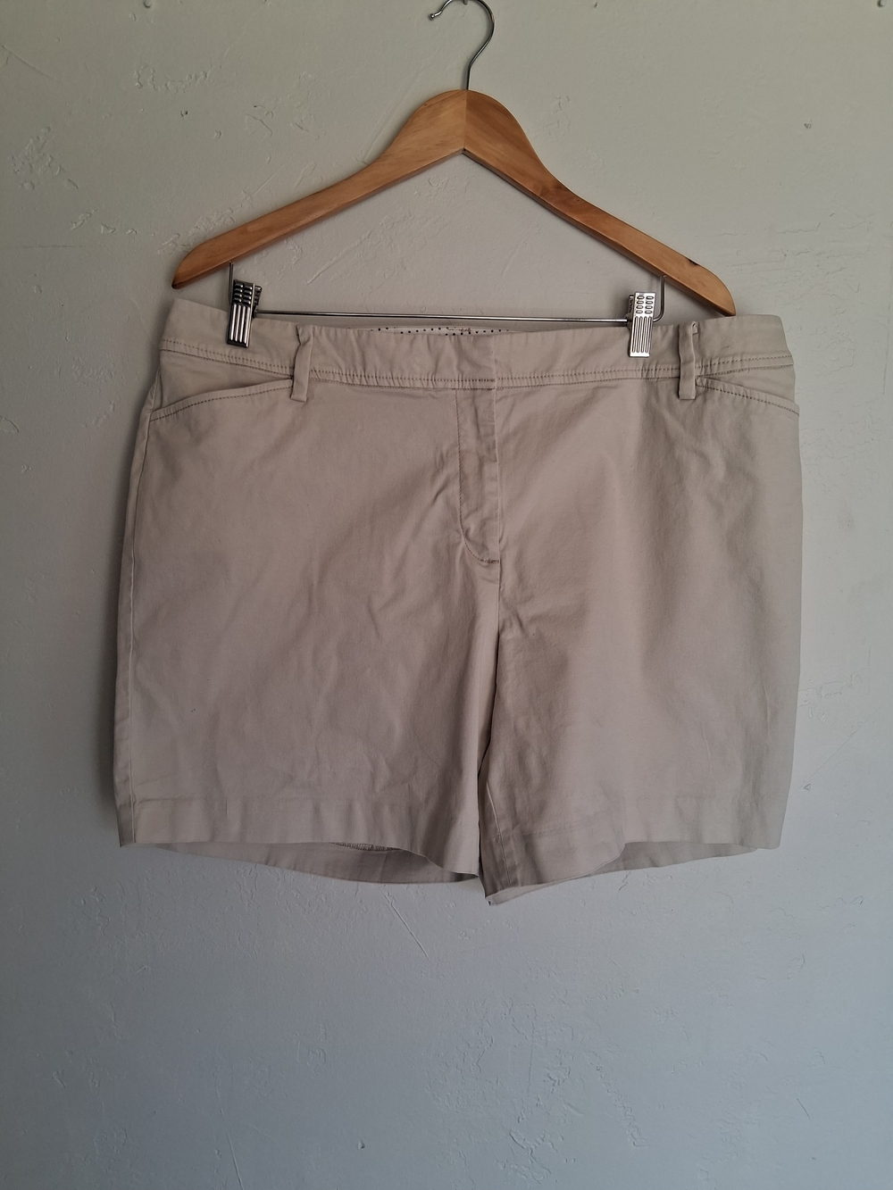 Talbots Perfect Shorts 16W Beige Khaki 6” Inseam Stretch Cotton Plus Size Classi